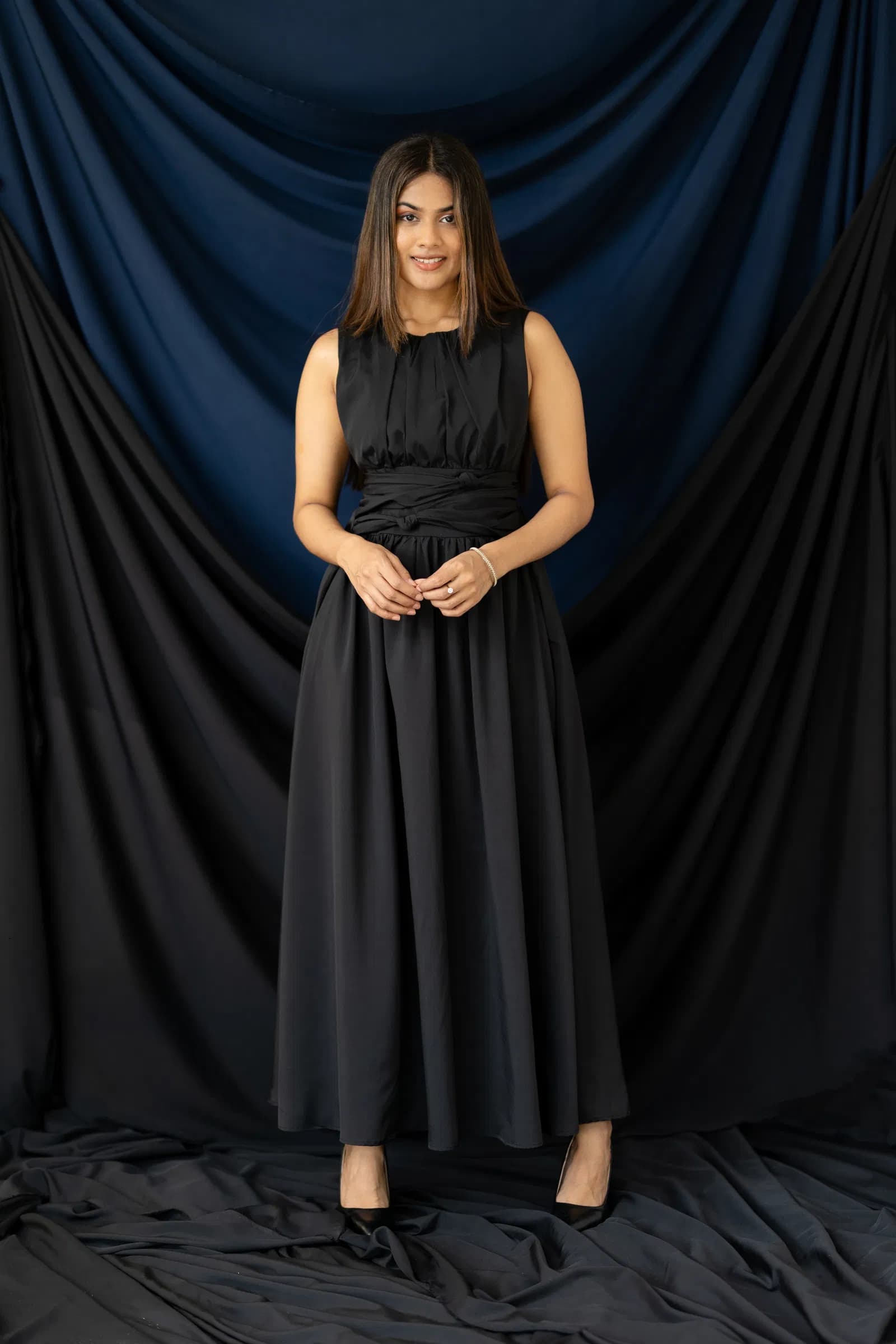 Black Sleeveless Gathered-Waist Maxi Dress