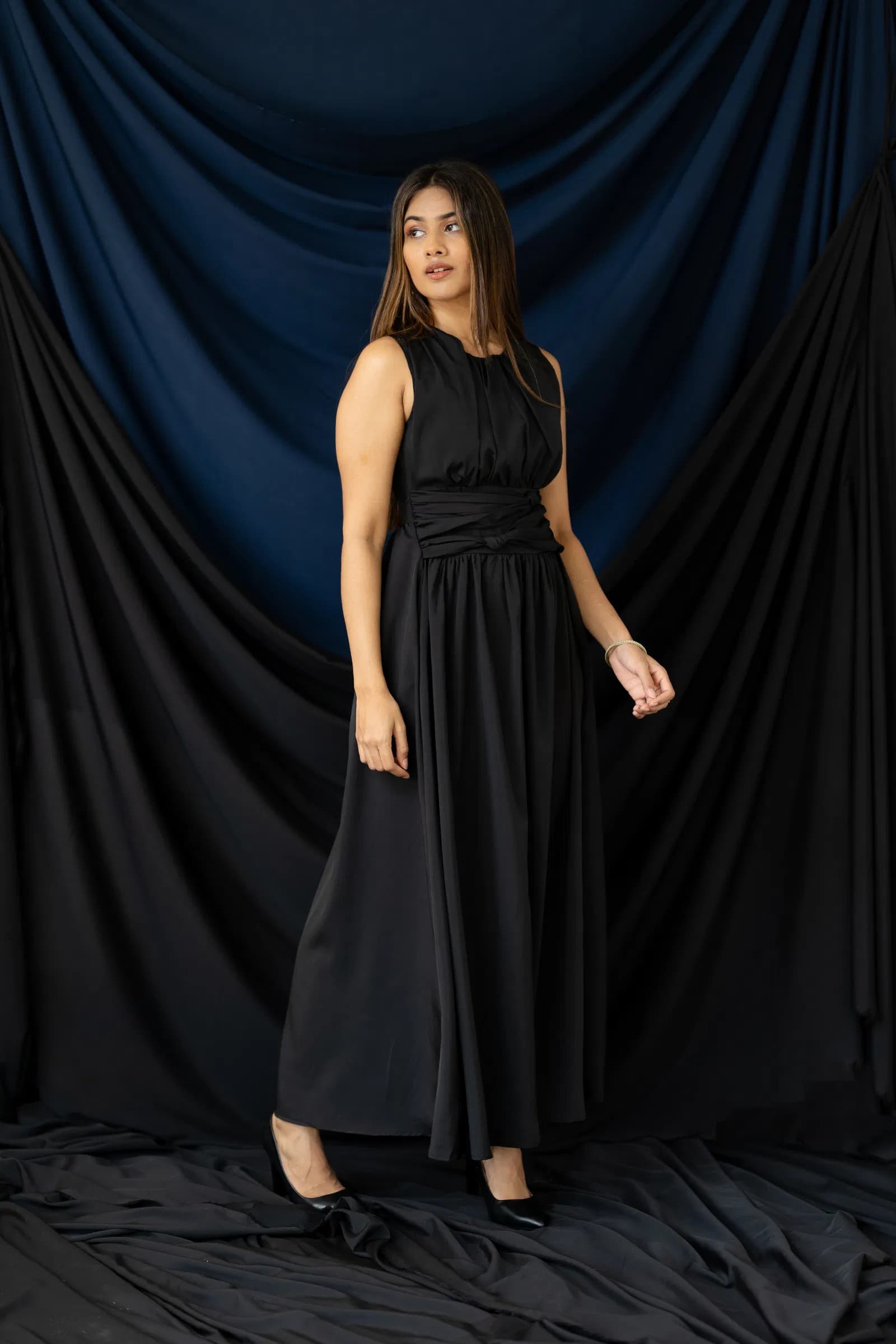 Black Sleeveless Gathered-Waist Maxi Dress