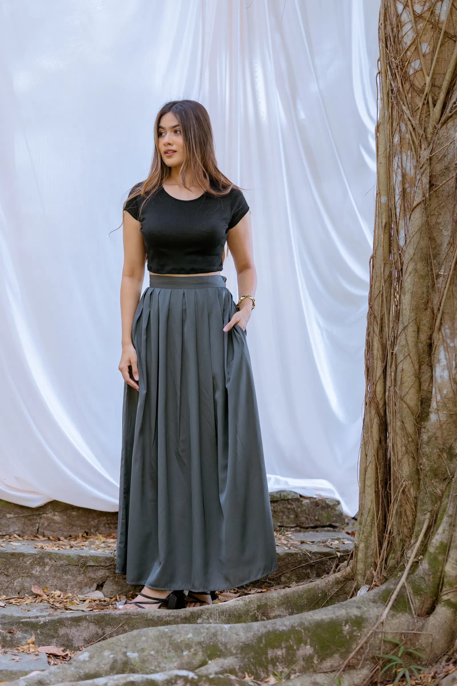 High-Rise Pleated Maxi Skirt - Grey
